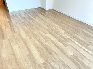 内装リフォーム 掃除がしやすく、お部屋全体が明るく感じられるフローリング