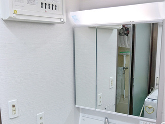 洗面リフォーム 窓なしでも明るく、快適に生まれ変わった洗面所